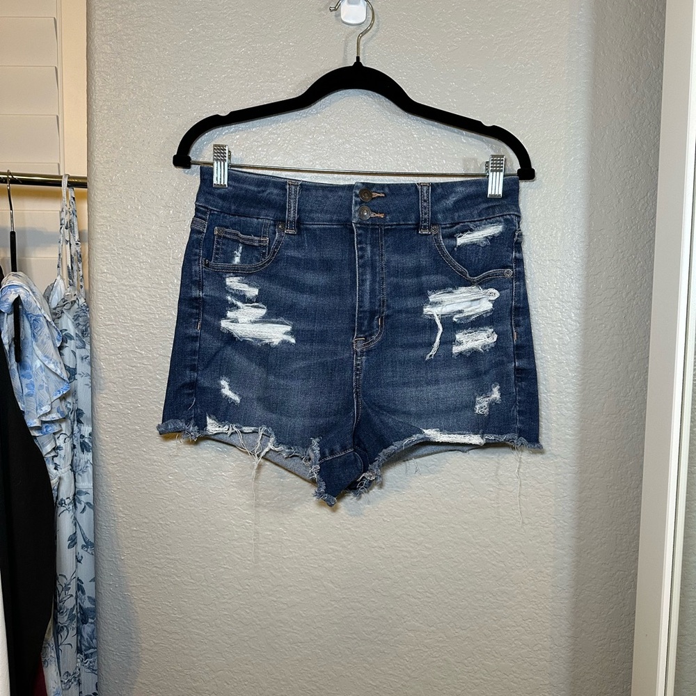 AEO Curvy Hi-Rise Shortie
